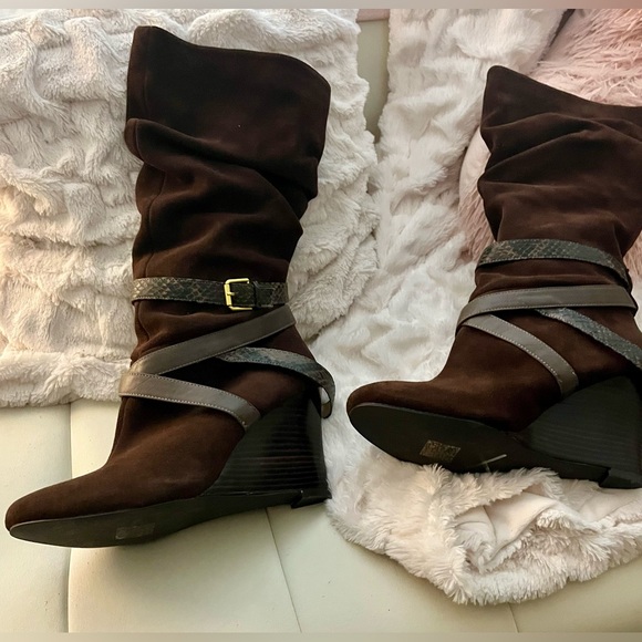 Colin Stuart Brown Suede Strappy Scrunch Knee High Wedge Boots Sz 11B - Picture 10 of 14